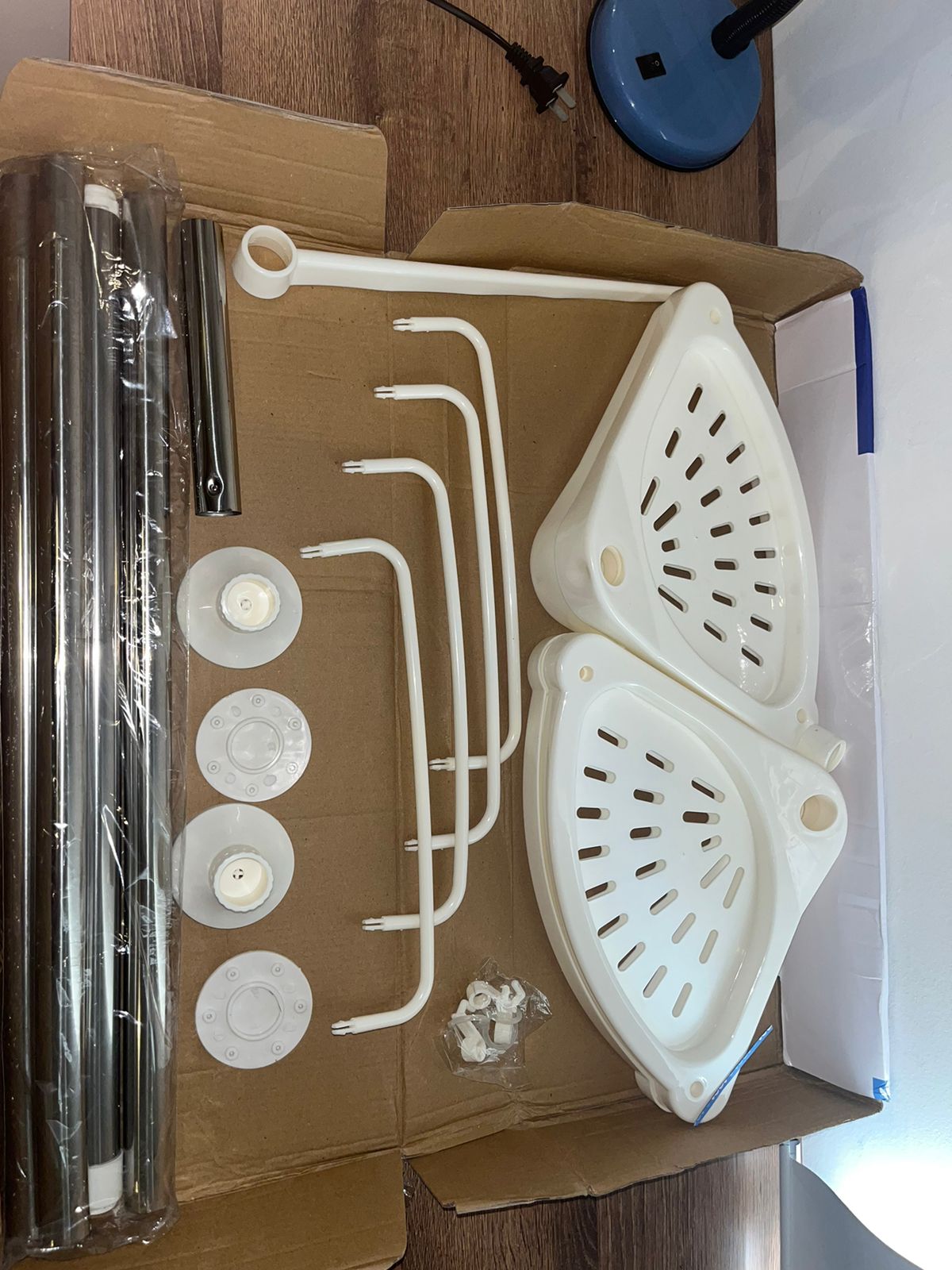 Organizador Esquinero de Baño 4 Niveles – Acero Inoxidable y Diseño Telescópico Anticorrosión - Mercacity Colombia