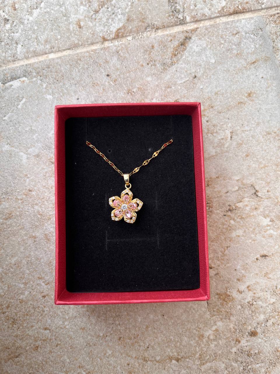 ✨ Collar Flor de Mulán – Belleza, Valentía y Poder Interior 🌸 - Mercacity Colombia